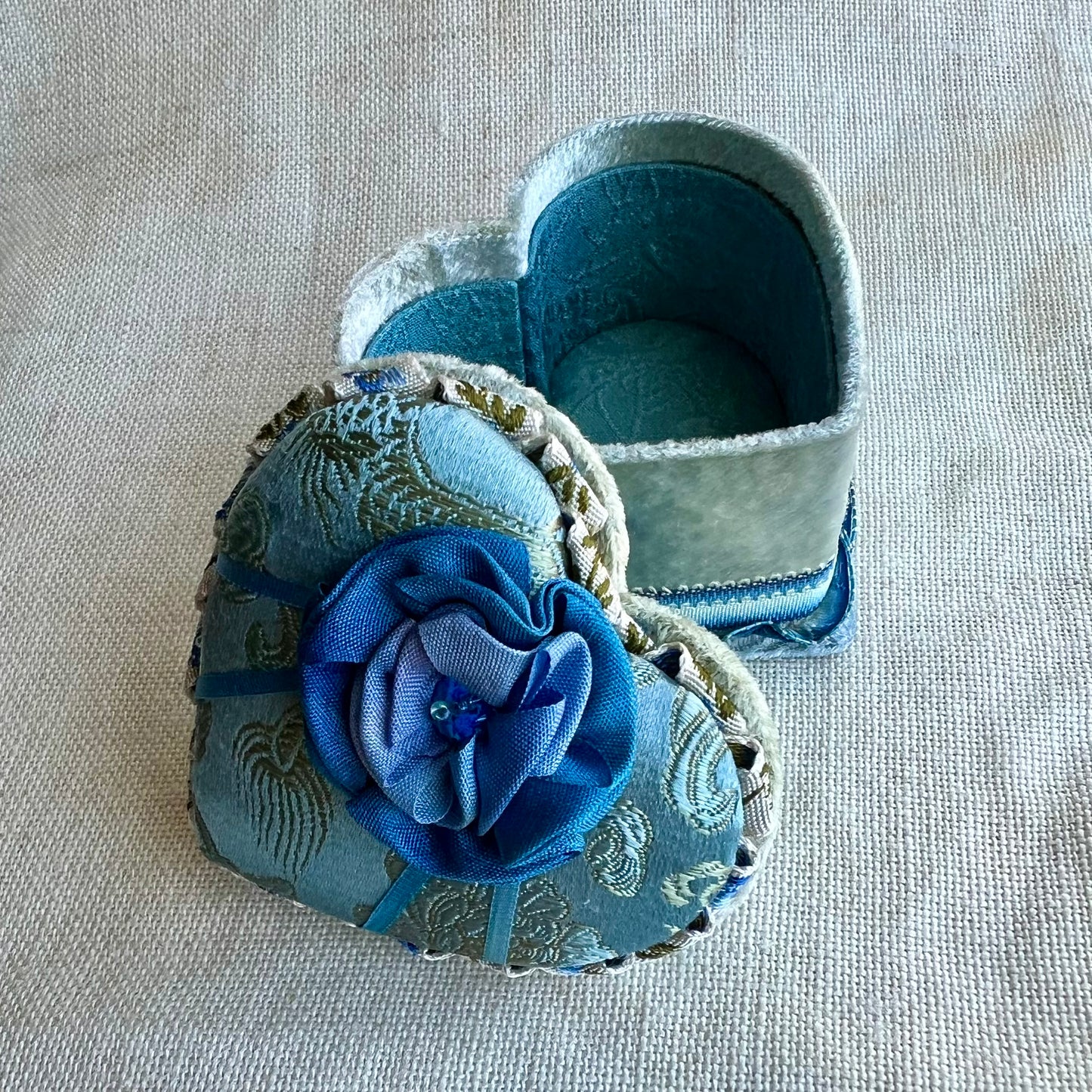 True Blue/Aquamarine - Tiny Heart Box