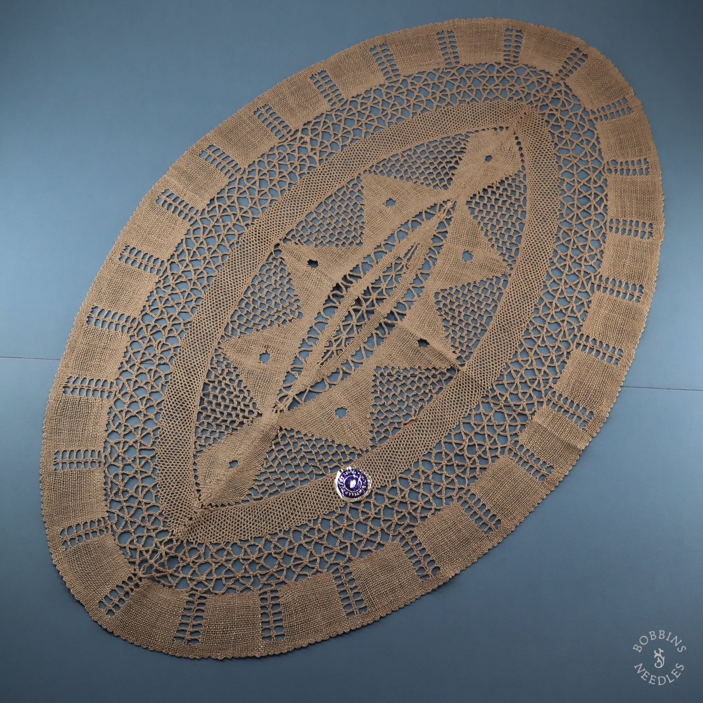 Oval Doily - Large Pyramids