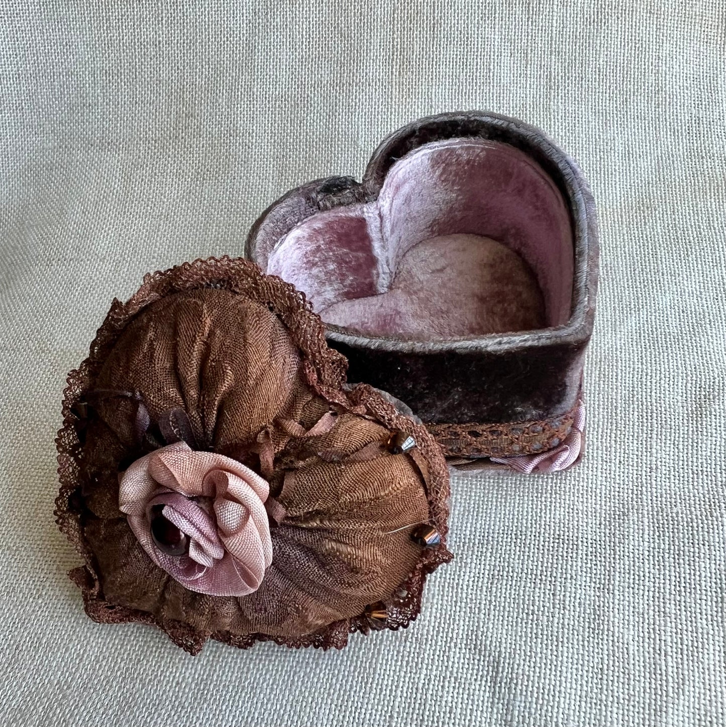 Chocolate/Rose - Tiny Heart Box