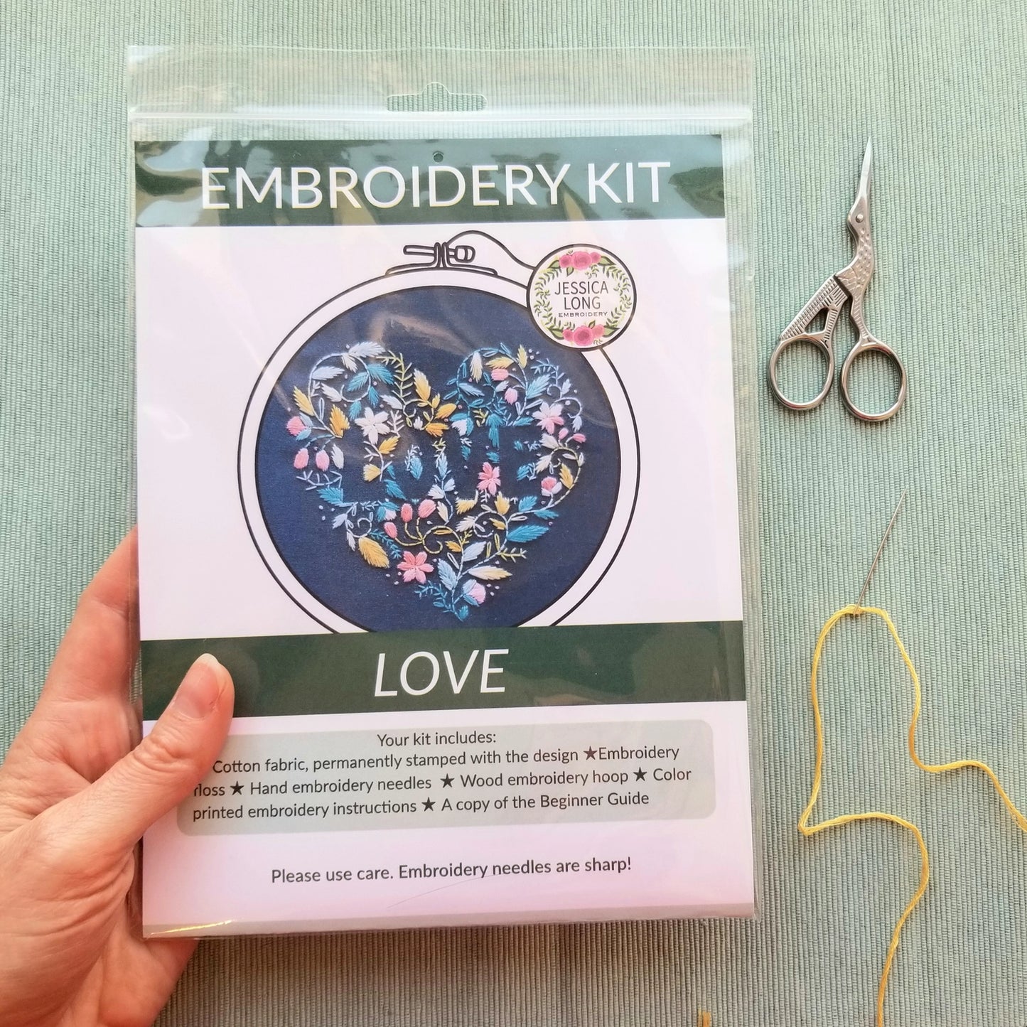 « Love » Embroidery Kit