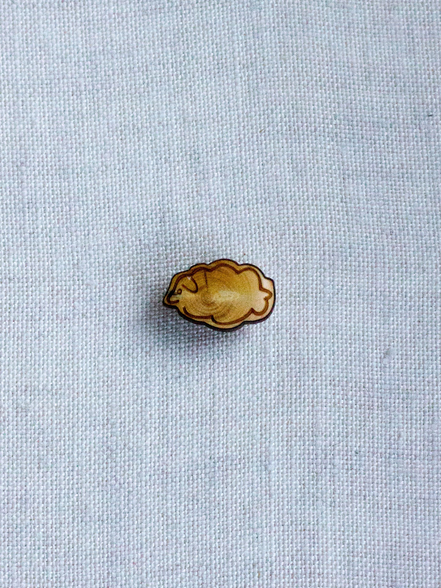 Picoti Sleeping sheep button