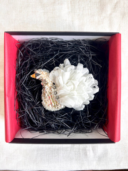 Large Swan - Silver & White