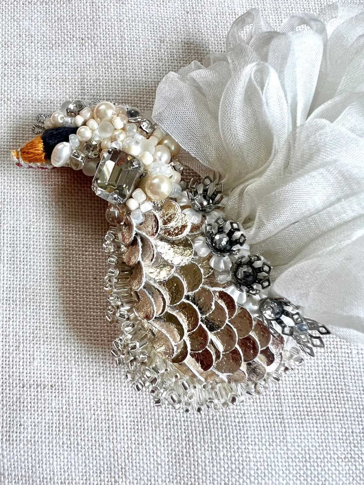 Large Swan - Silver & White