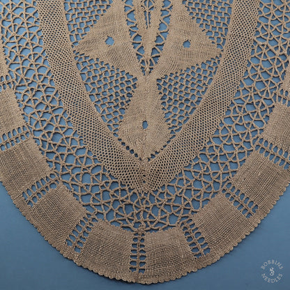 Oval Doily - Large Pyramids
