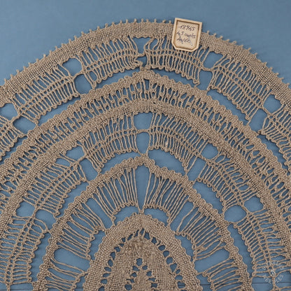 Oval Doily - Crown