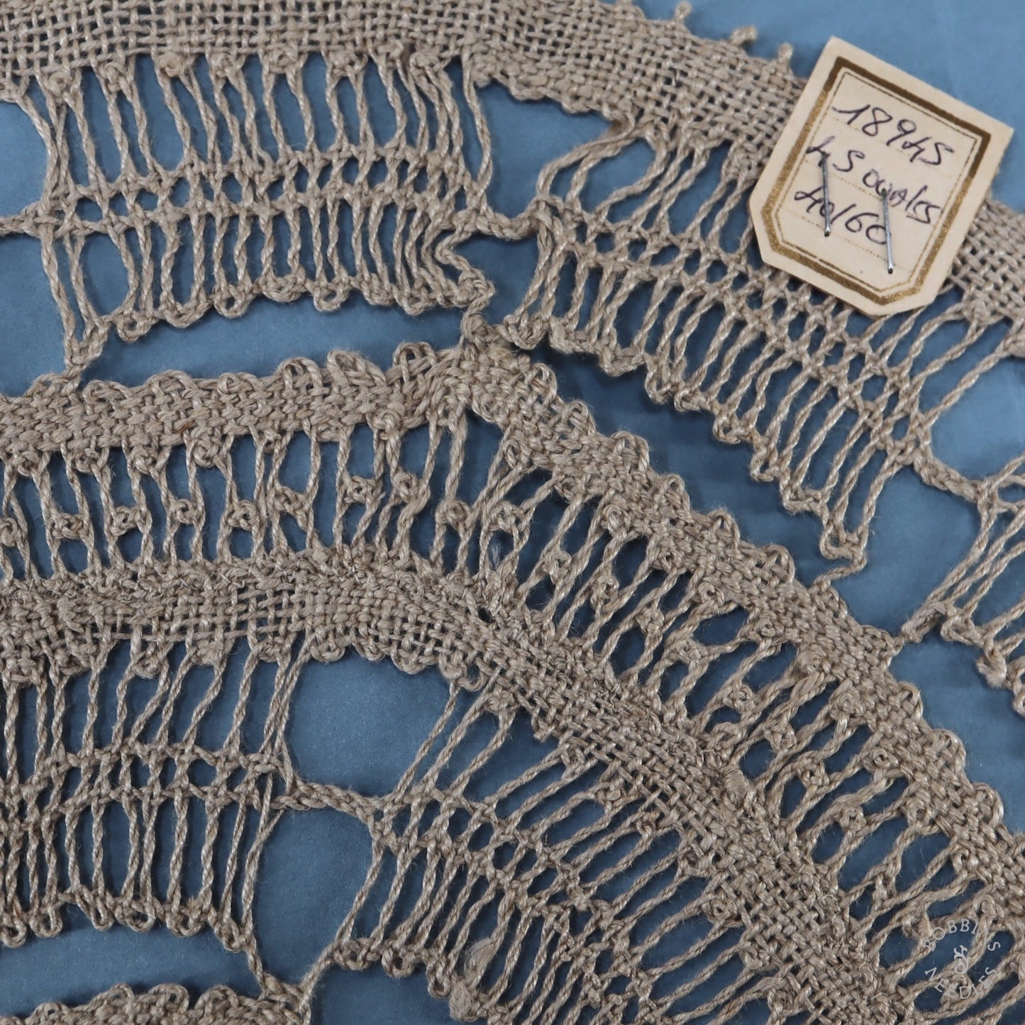 Oval Doily - Crown