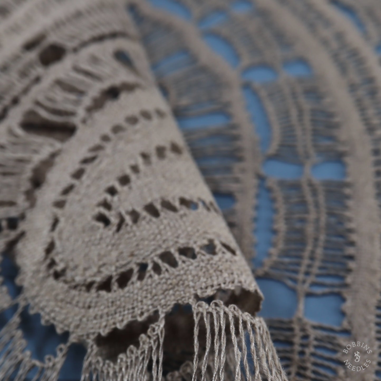 Oval Doily - Crown