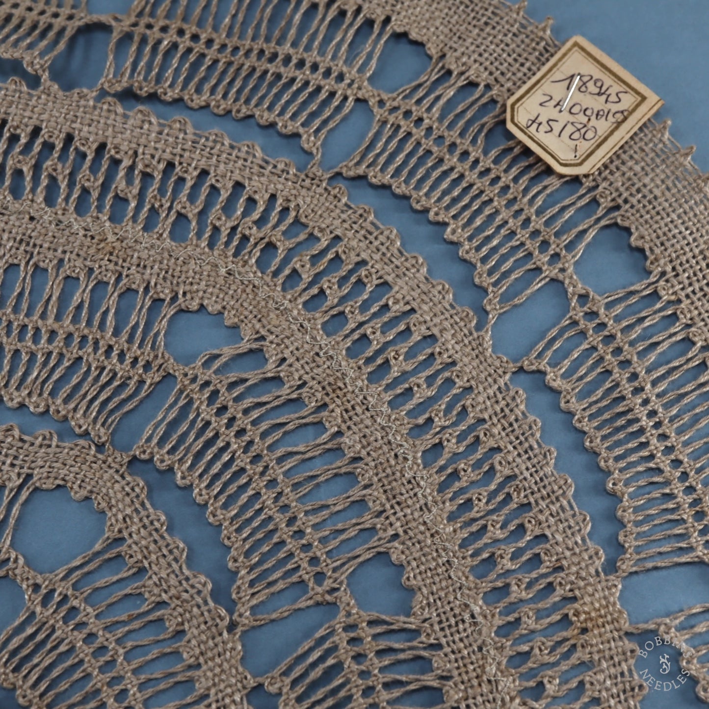 Oval Doily - Large Crown