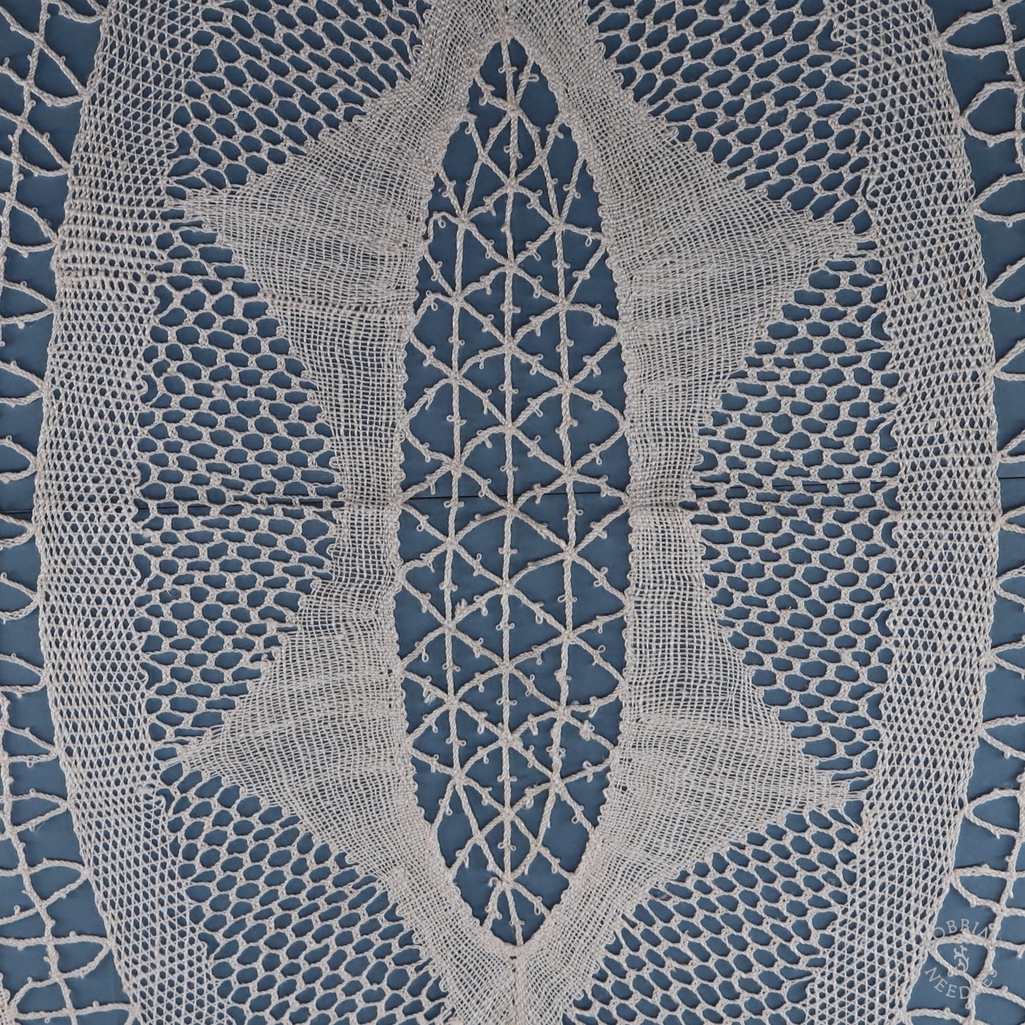 Oval Doily - Star