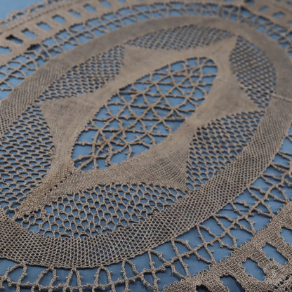 Oval Doily - Star