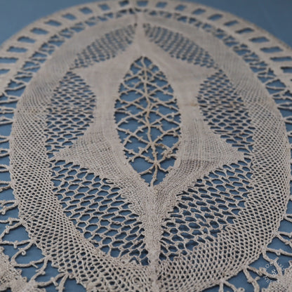 Oval Doily - Star