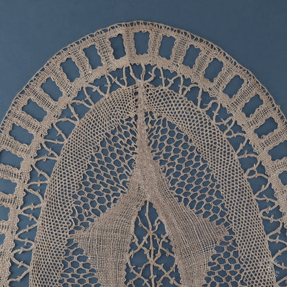 Oval Doily - Star