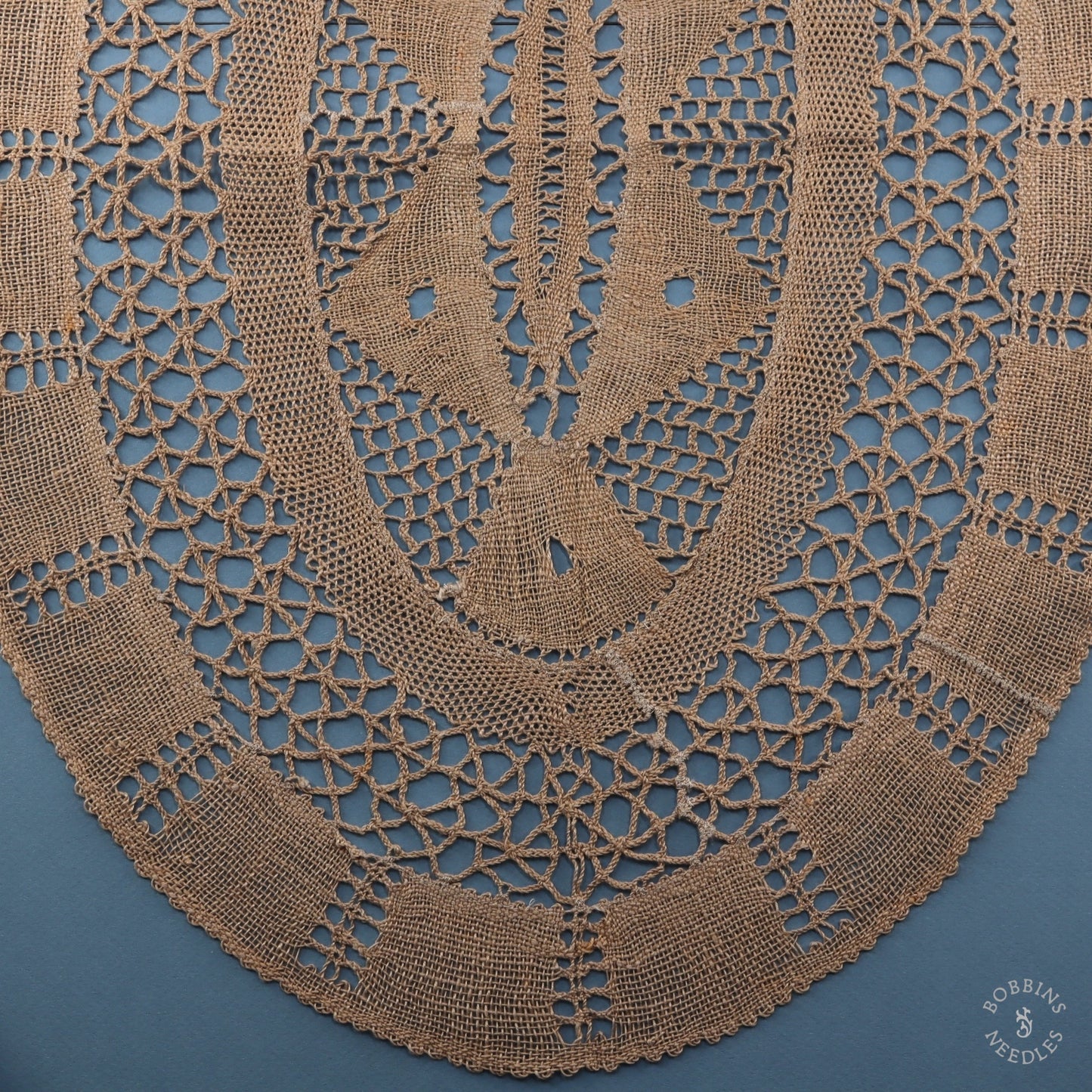 Oval Doily - Pyramids