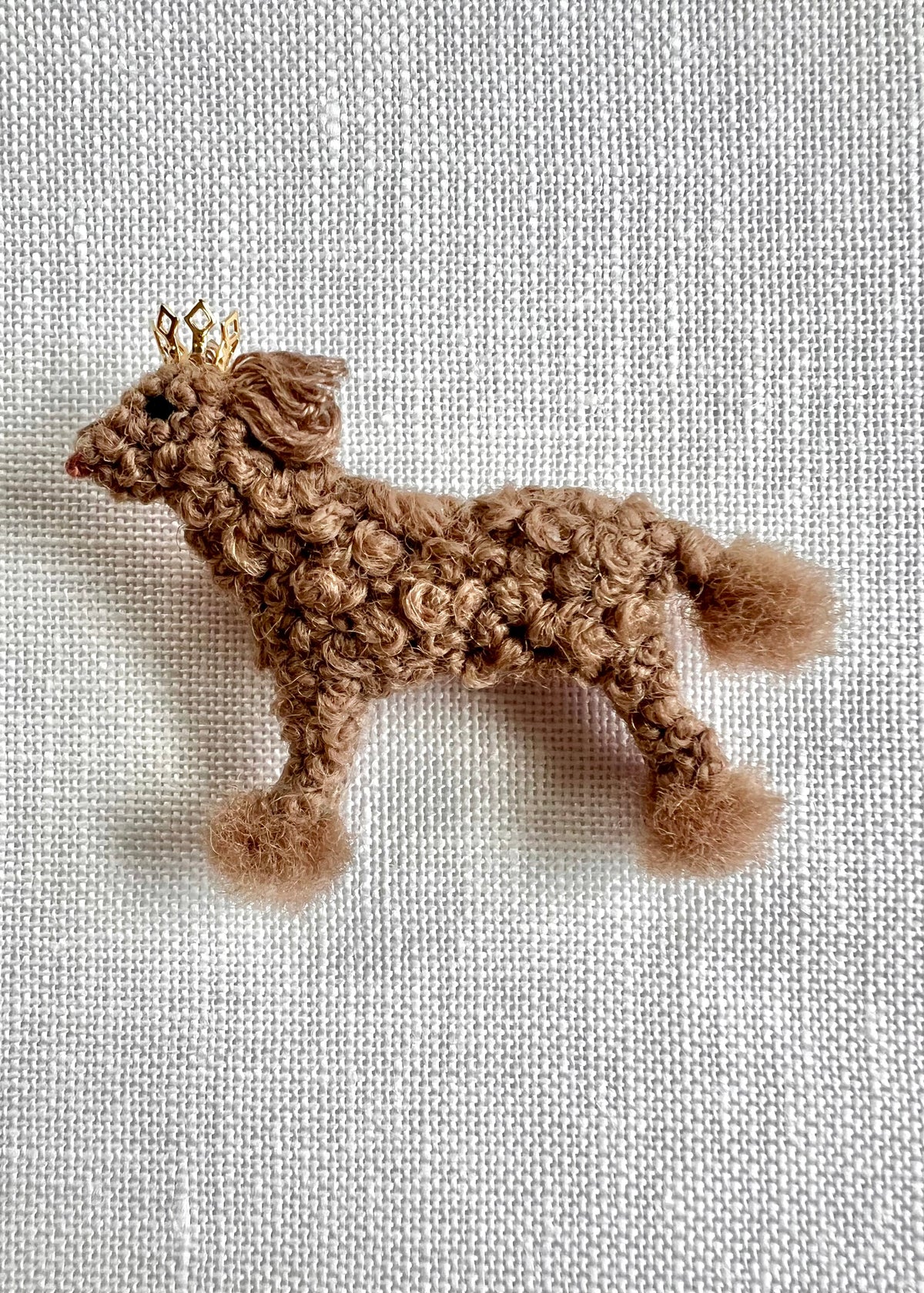 Brown Doggie - Golden Crown