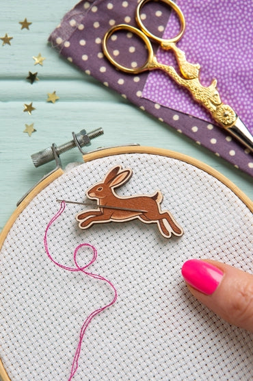 Hare Needle Minder