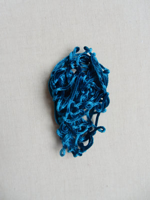 Au Ver a Soie- Silk Satin Chenille 1725 (dark blue)