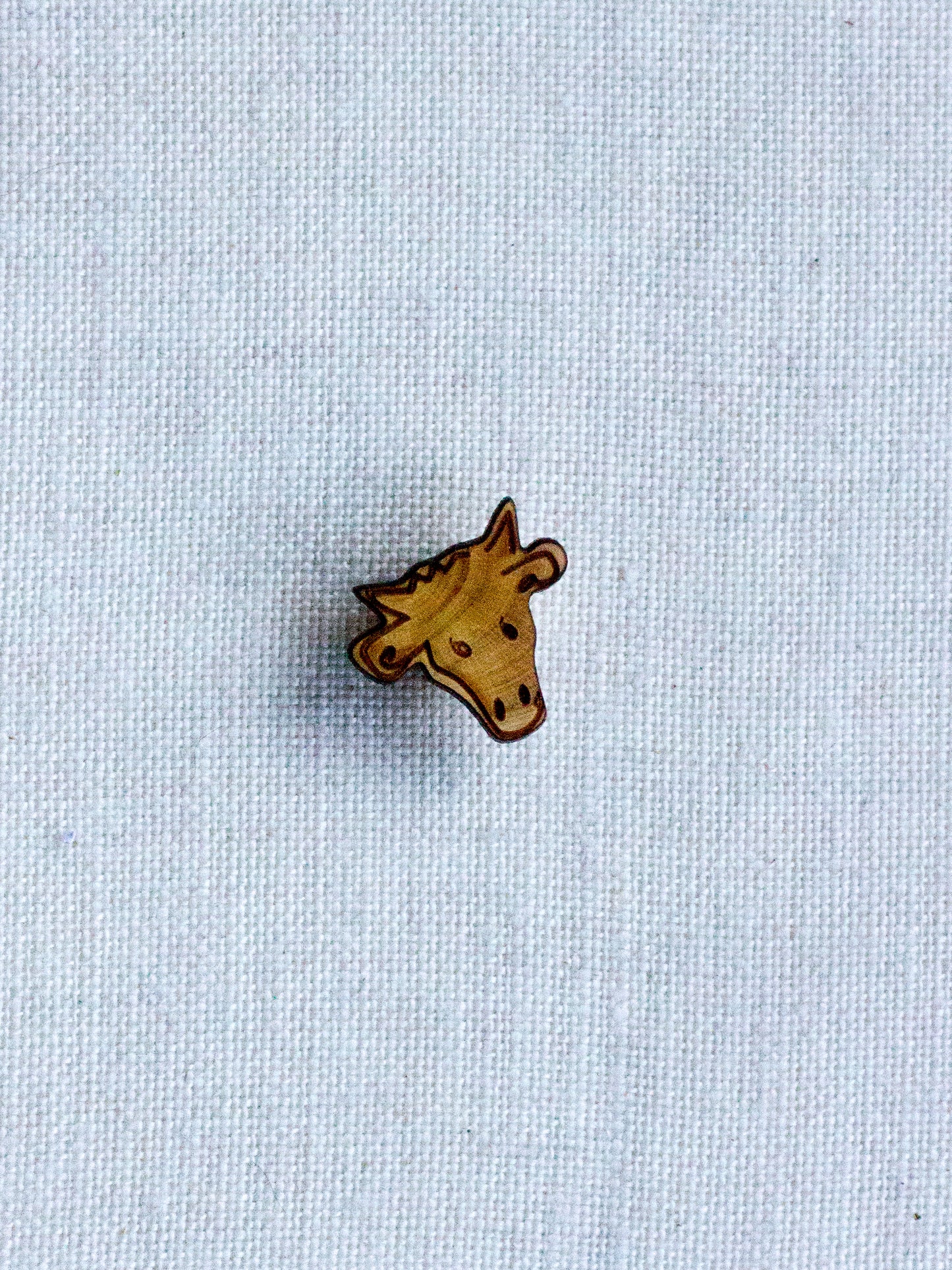 Picoti cow head button