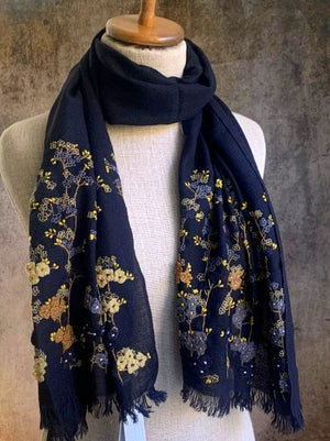 "Liaisons Dangereuses" Shawl - black
