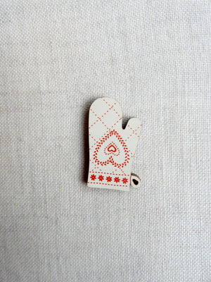 Oven mitt button -  cream and red