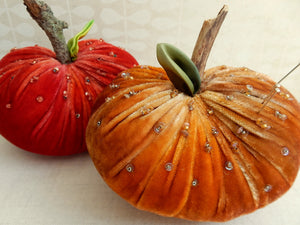 Velvet Pumpkin Pin Cushion Kit